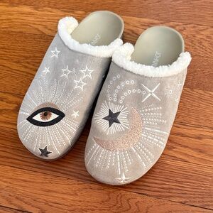 Johnny Was Mystical Embroidered Mules - Gray and Cream